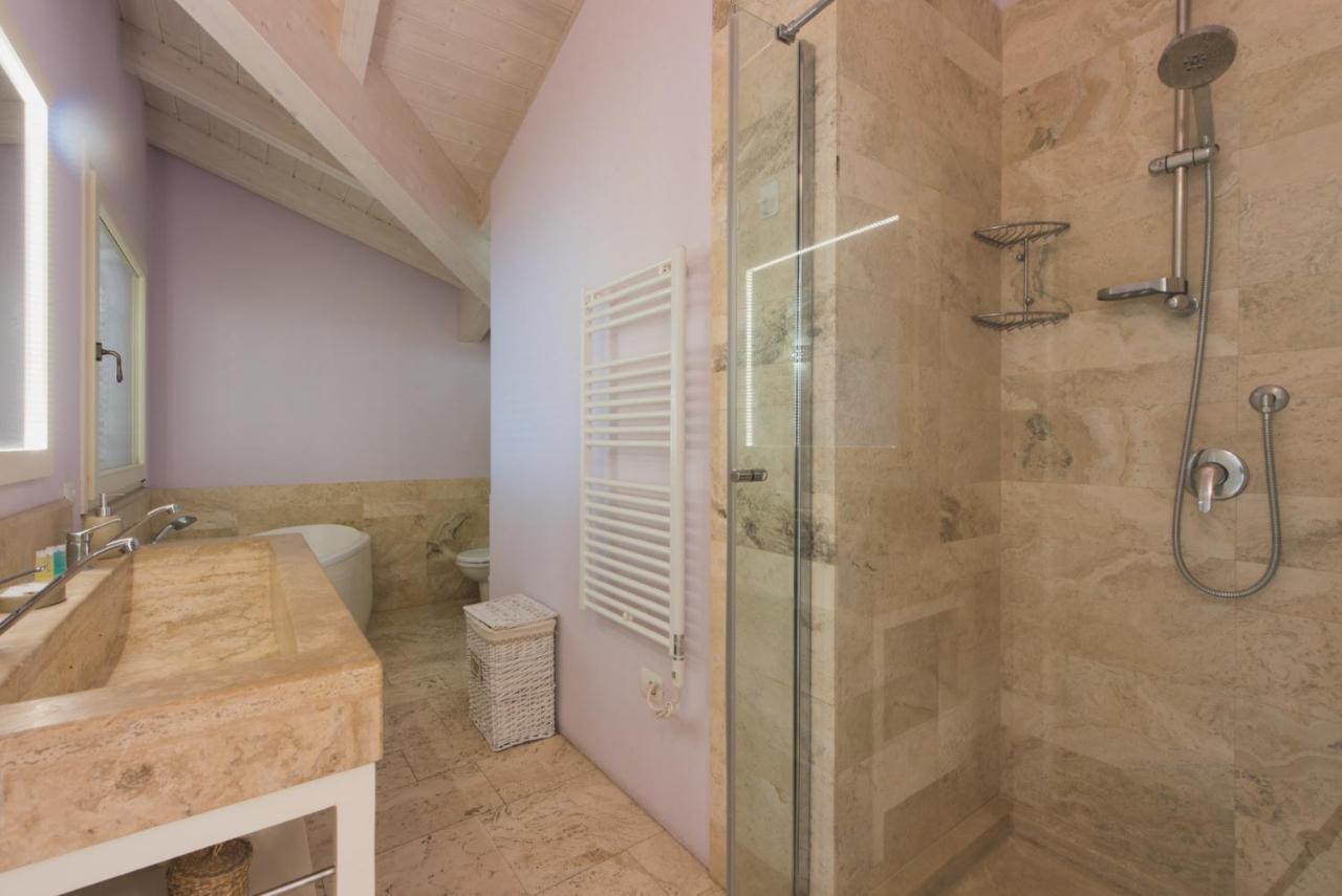 Villa Lilla Sulla Spiaggia Di San Vincenzo Luxury 外观 照片