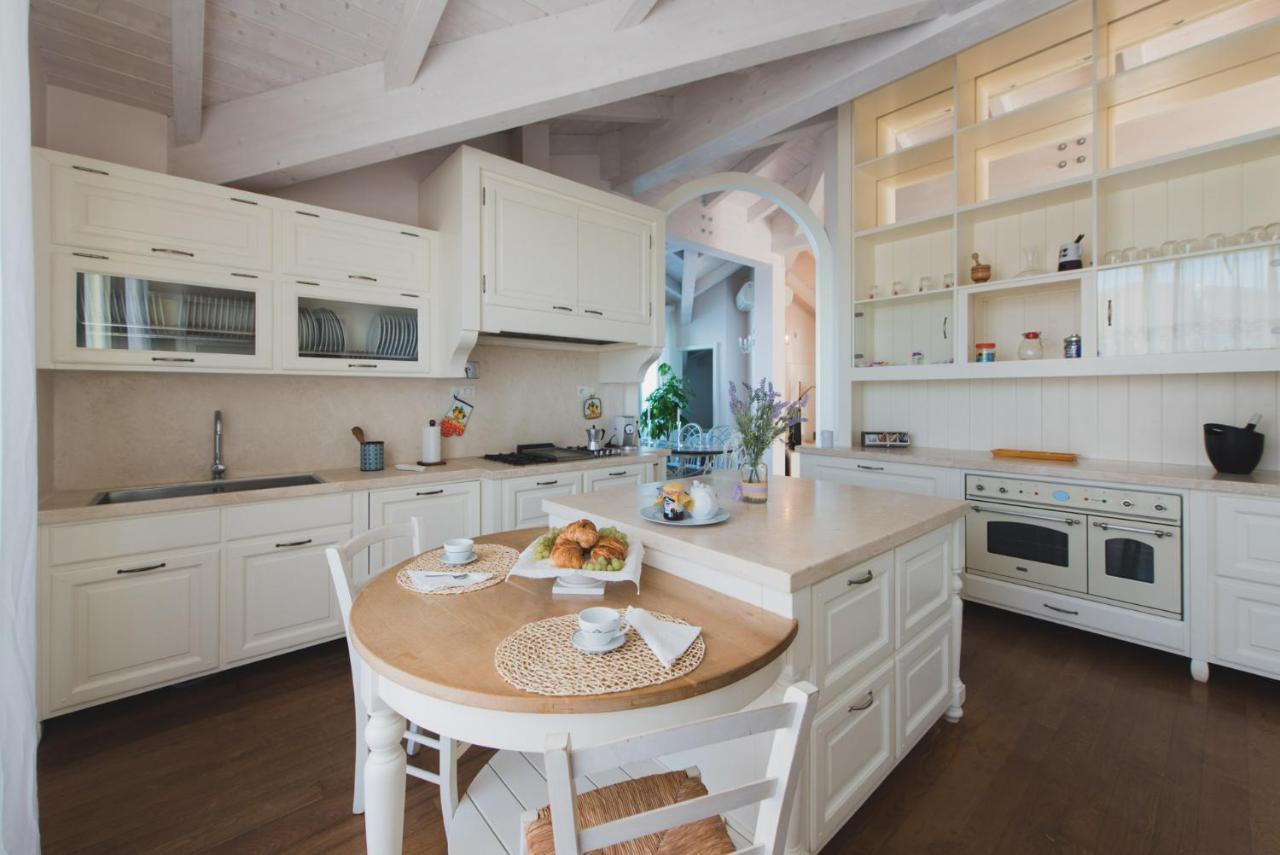 Villa Lilla Sulla Spiaggia Di San Vincenzo Luxury 外观 照片